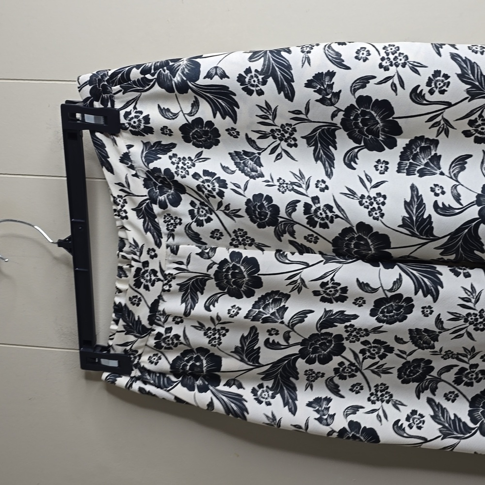 Alex Marie Amara Satin Crepe Black Floral Print High Waist Flat Front Pant Small - Picture 5 of 12